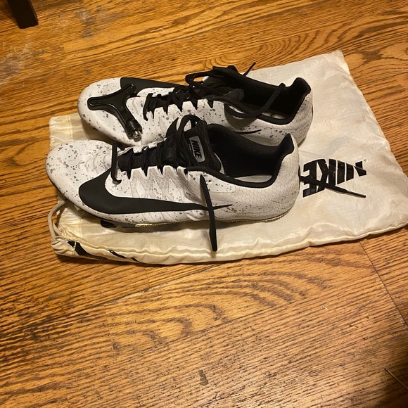 Track spikes with new spikes. Spike key included. Bag included. Size- men’s 11.5 - Picture 2 of 4